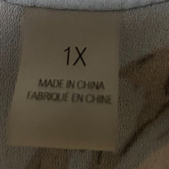 T Tahari woman, 3/4 length sleeves, light blue, high/low blouse, size 1X - Picture 11 of 13